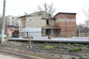 заброшенное здание в Астрахани