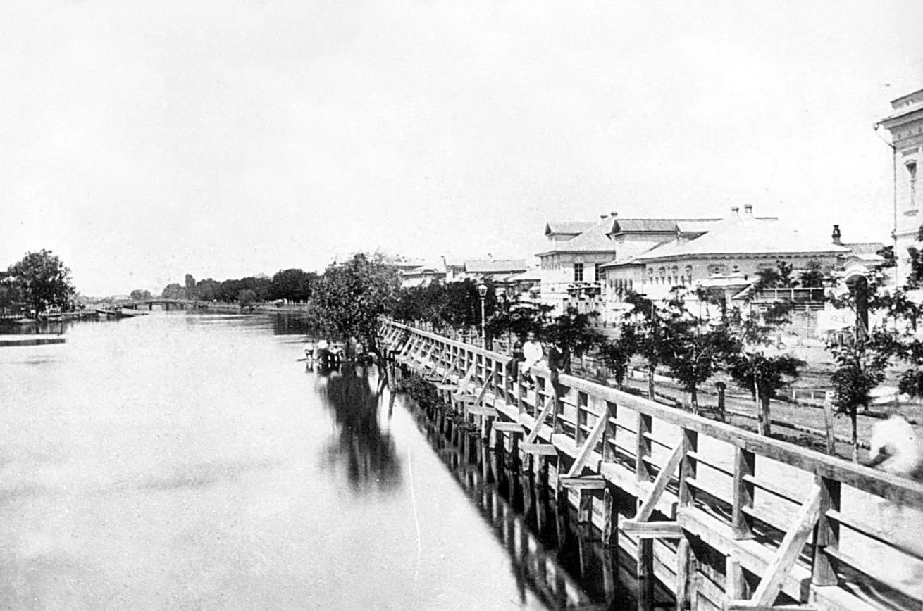 Варвациевский канал в Астрахани