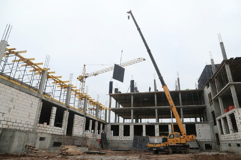 в Астрахани строят новую школу