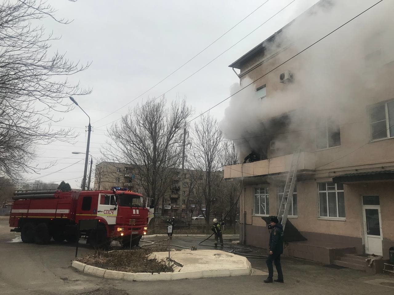 Пожар в детской больнице в Астрахани начался из-за короткого замыкания |  15.12.2022 | Астрахань - БезФормата