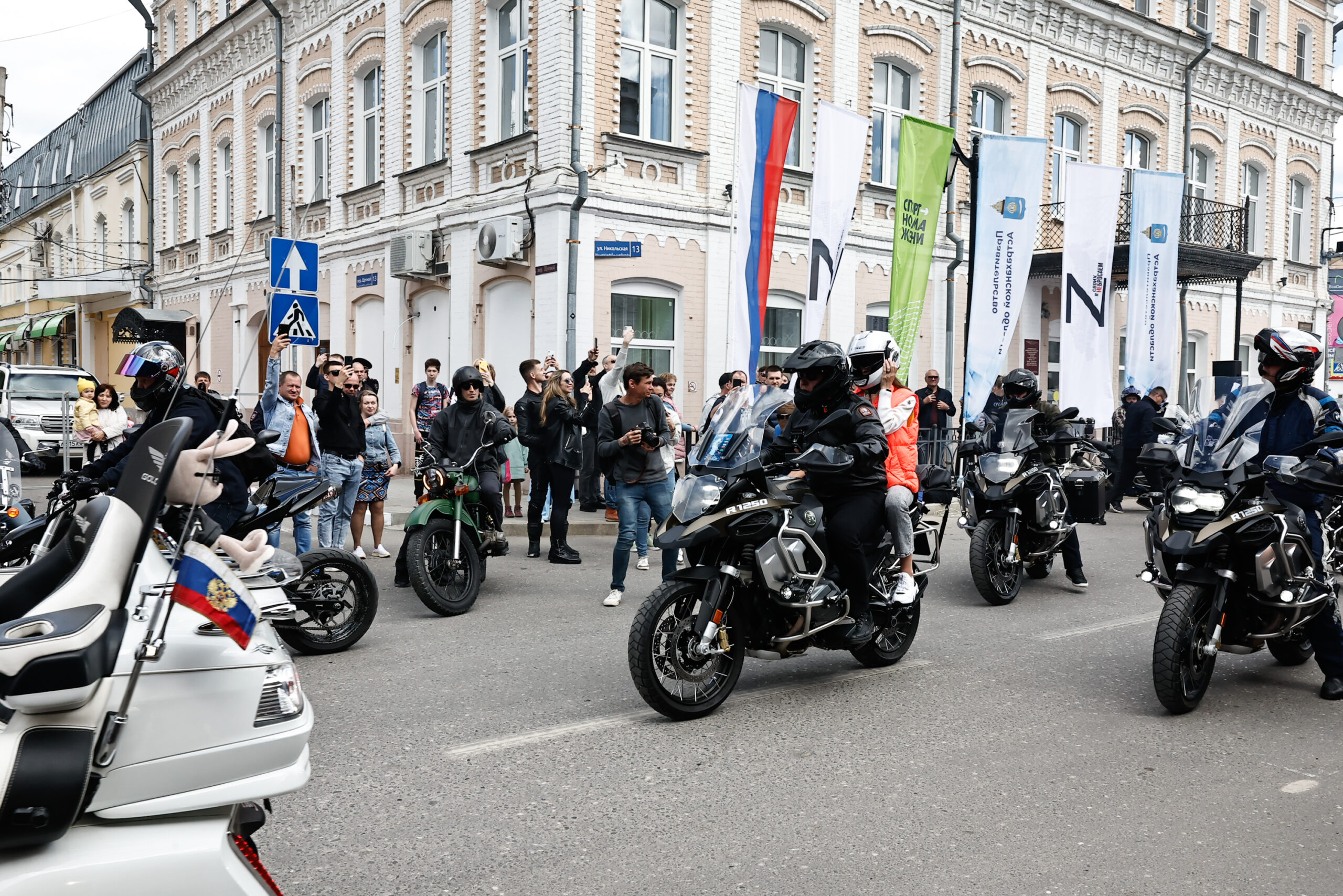 Более 500 астраханцев открыли мотосезон в Астрахани | 23.04.2023 | Астрахань  - БезФормата