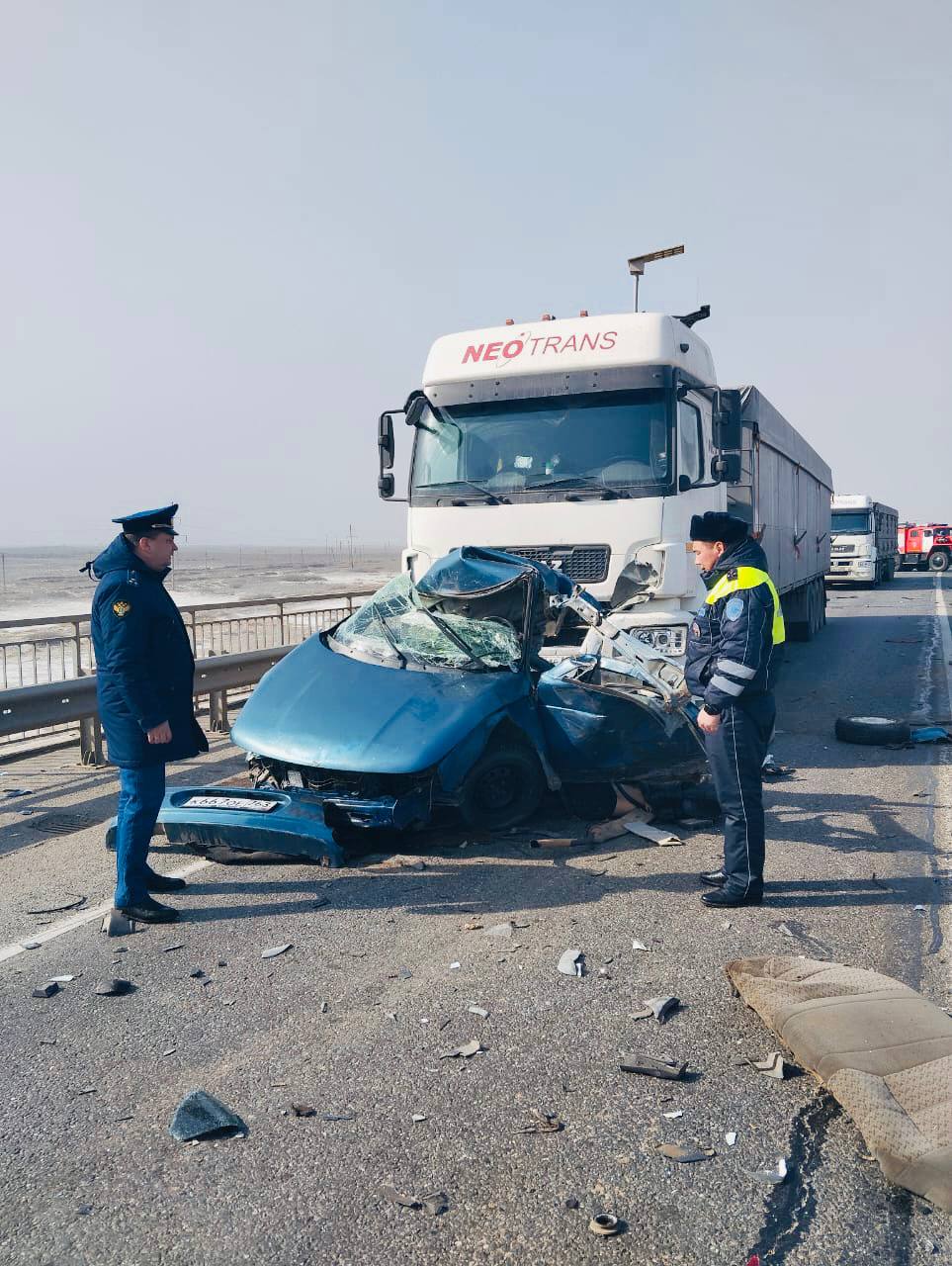 Два астраханца погибли при обгоне легковушкой грузовика | 15.03.2024 |  Астрахань - БезФормата